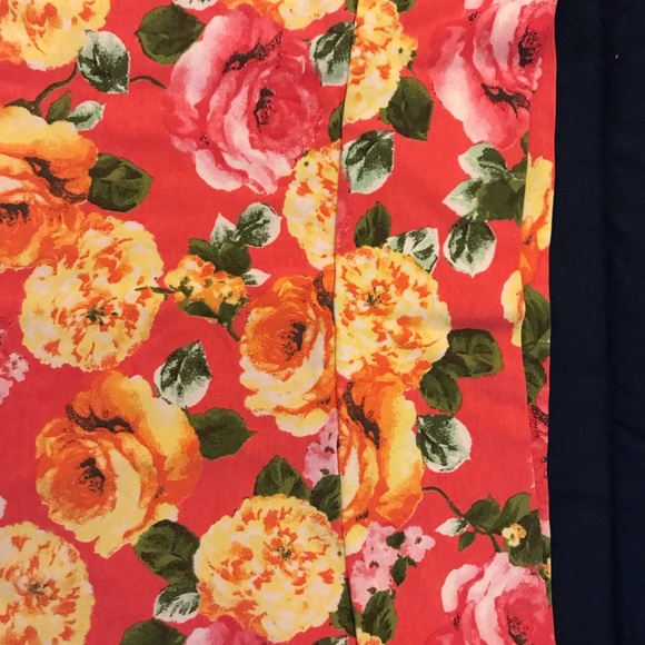 Roses Skirt - Picture 2 of 4